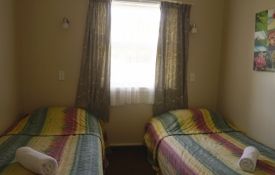 1-Bedroom Family Unit - single beds